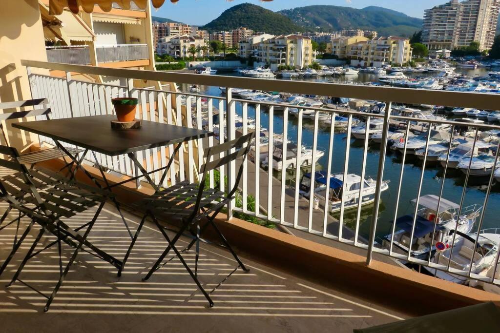 Appartement Lumineux 6 Places Avec Vue Sur Marina Mandelieu-la-Napoule Exterior photo