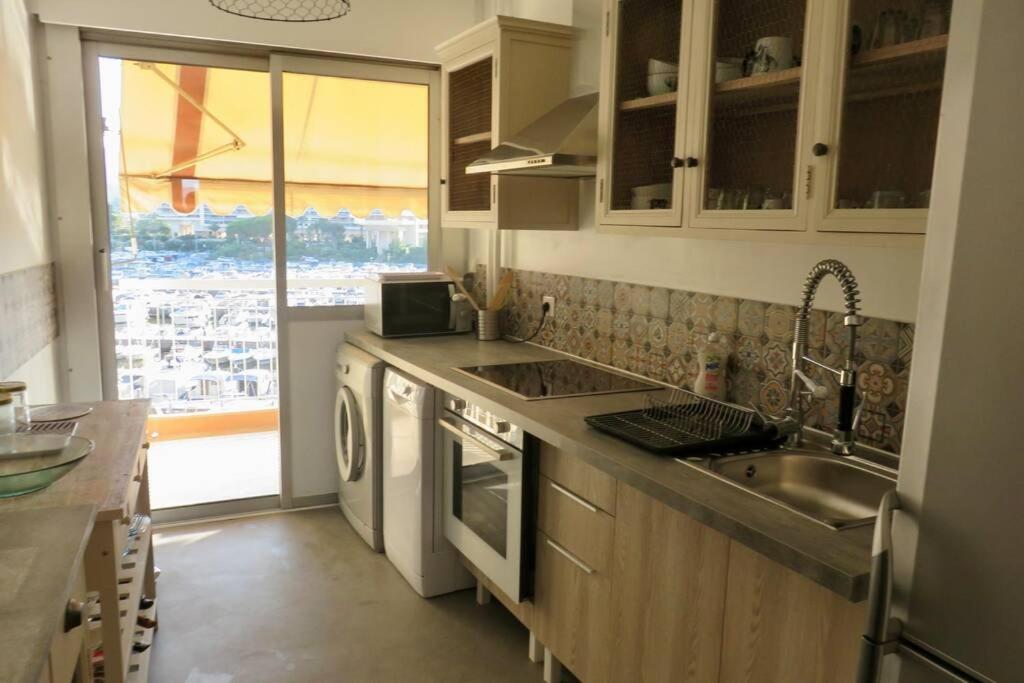 Appartement Lumineux 6 Places Avec Vue Sur Marina Mandelieu-la-Napoule Exterior photo