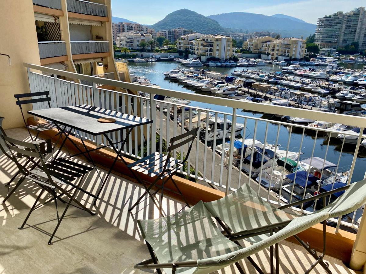 Appartement Lumineux 6 Places Avec Vue Sur Marina Mandelieu-la-Napoule Exterior photo